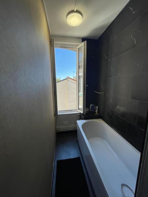Appartement Spacieux A Deux Pas Du Centre Reims Bagian luar foto